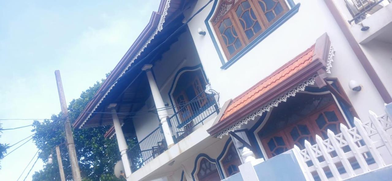 Oviniru Beach Hotel ネゴンボ エクステリア 写真