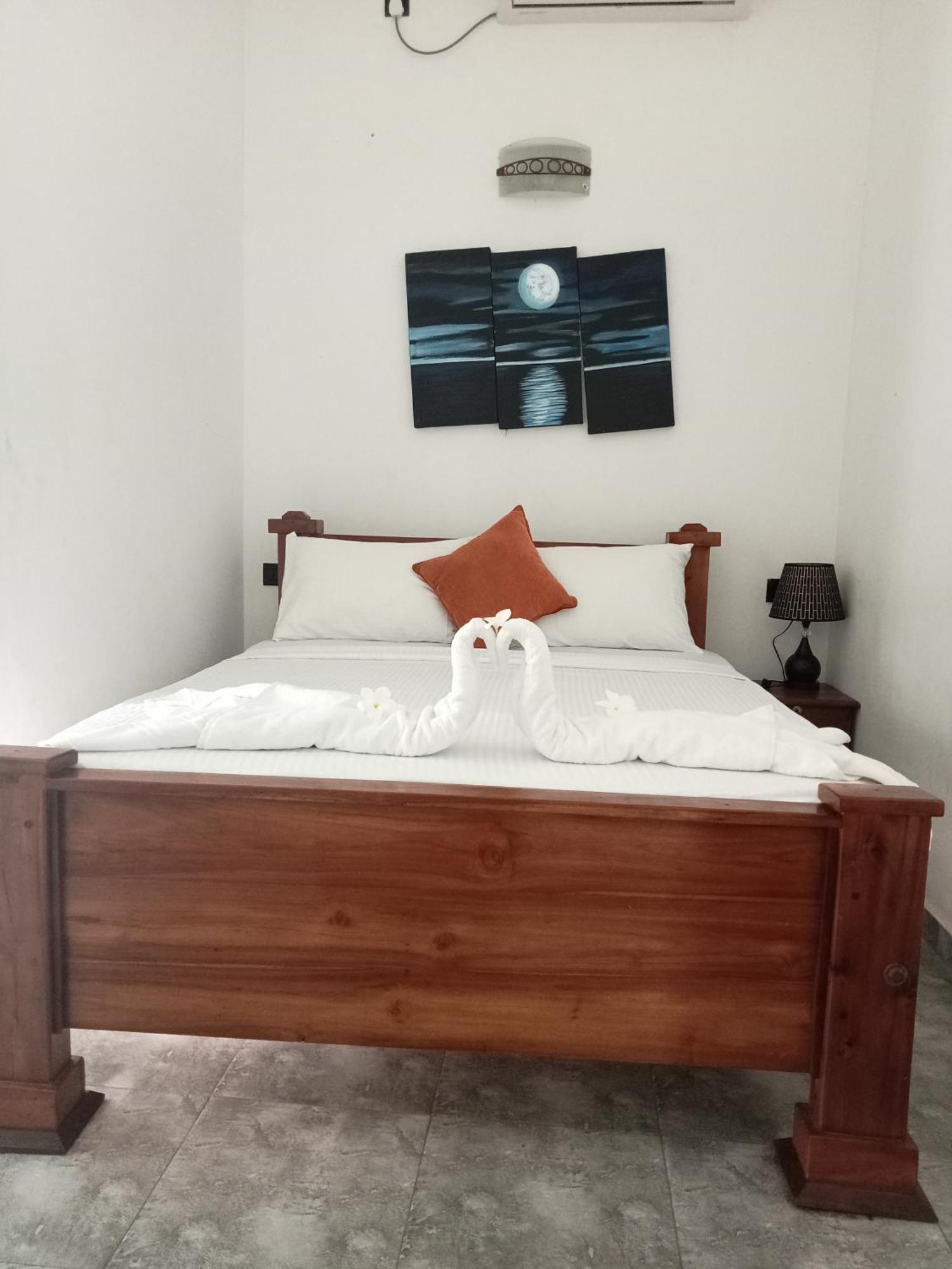 Oviniru Beach Hotel ネゴンボ エクステリア 写真