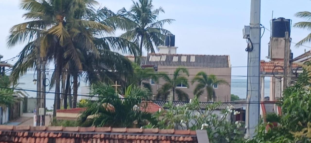 Oviniru Beach Hotel ネゴンボ エクステリア 写真